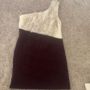 One shoulder dress wine & cream colored   from lulus size large